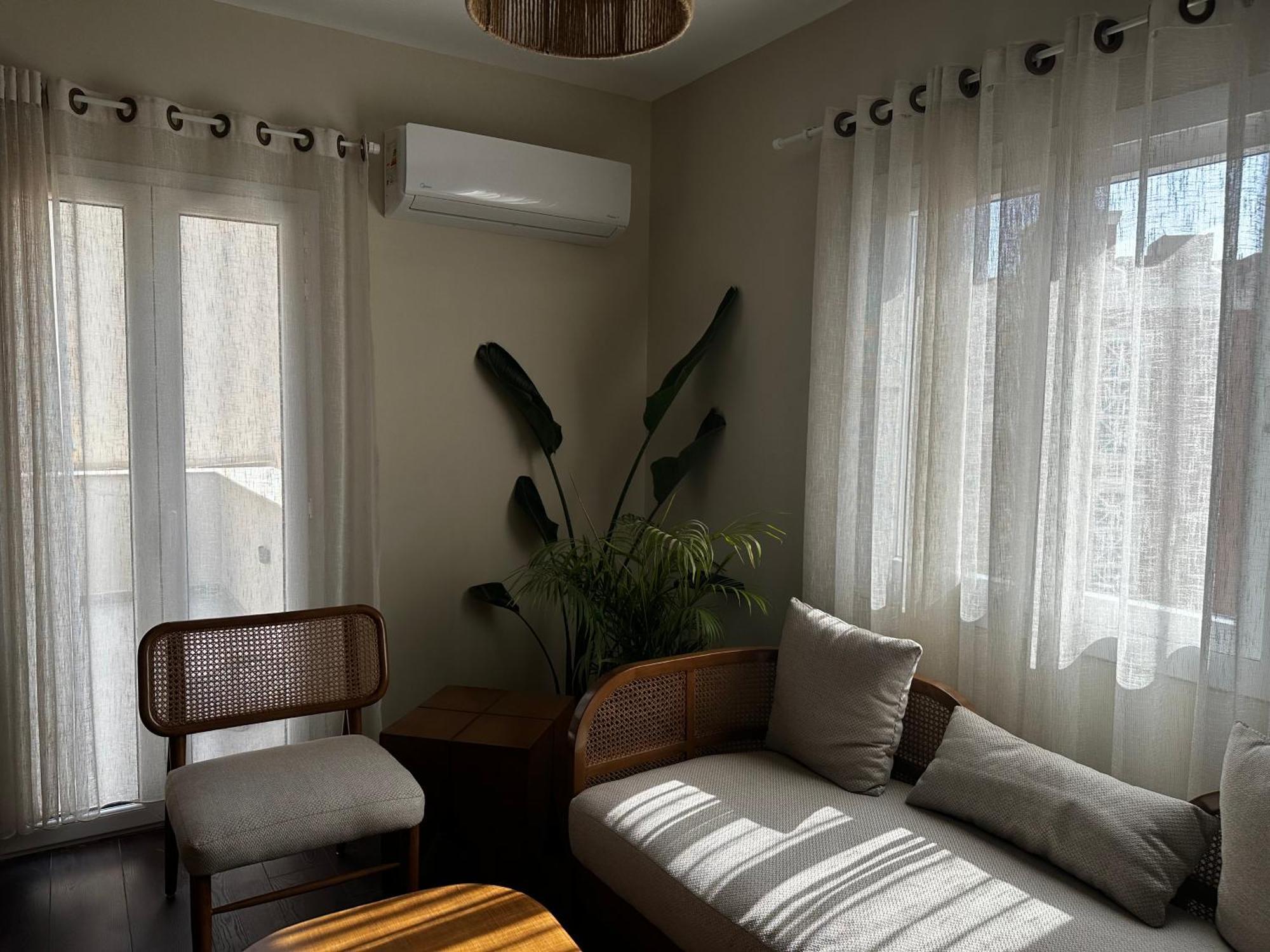 Art Apartment *
